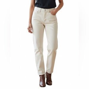 VINTAGE LEVI’S 550 Relaxed Fit Tapered Leg Jeans in Cream White